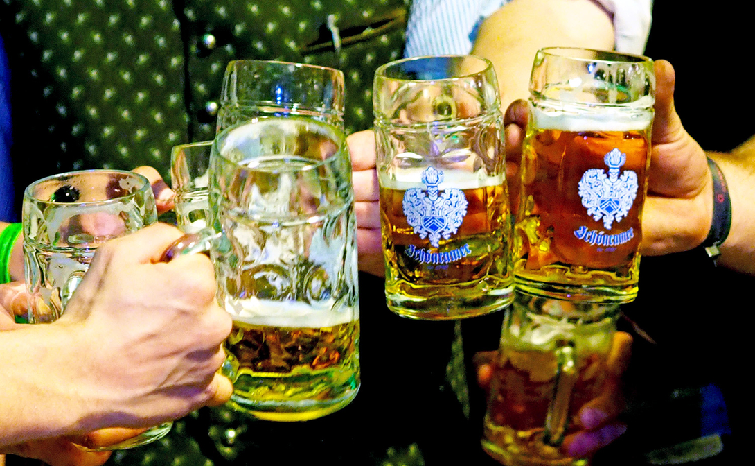 Boarisch Party Bierkruegerl 1500x1000